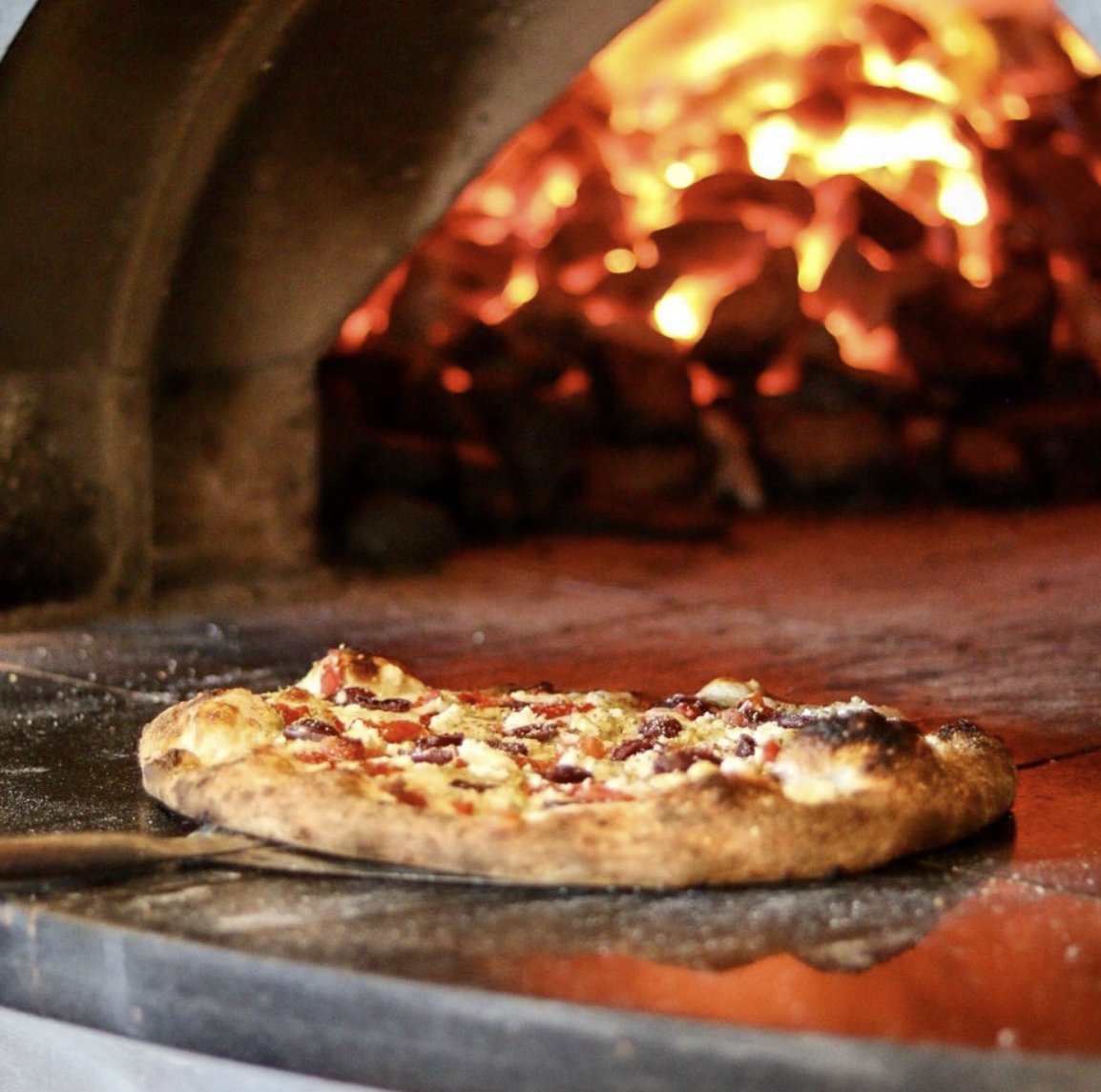 We welcome all current D128 and 8th grade parents to join us for an informal parent social at Slyce in Melody Farms from 4-6pm TODAY! Meet other members of the D128 community, have some pizza, and meet your VHHS and LHS principals! FREE event! No registration needed.