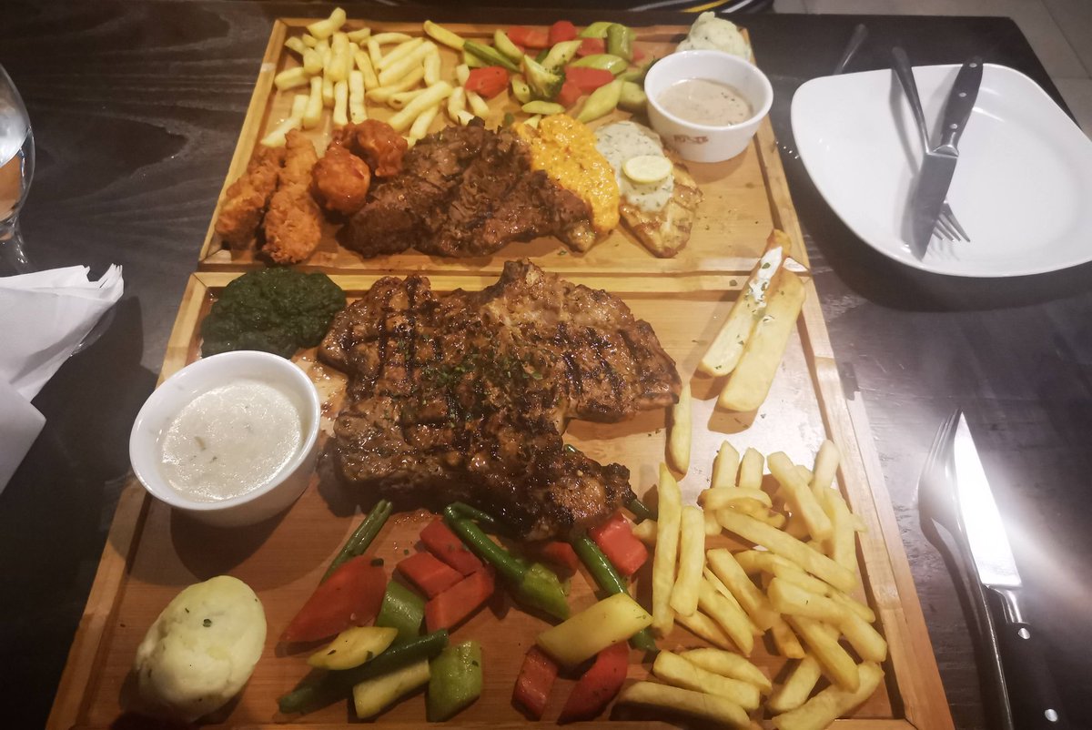Azka_kazmi's tweet photo. Same food... same feelings 😂 https://t.co/F7LpSR1TsR