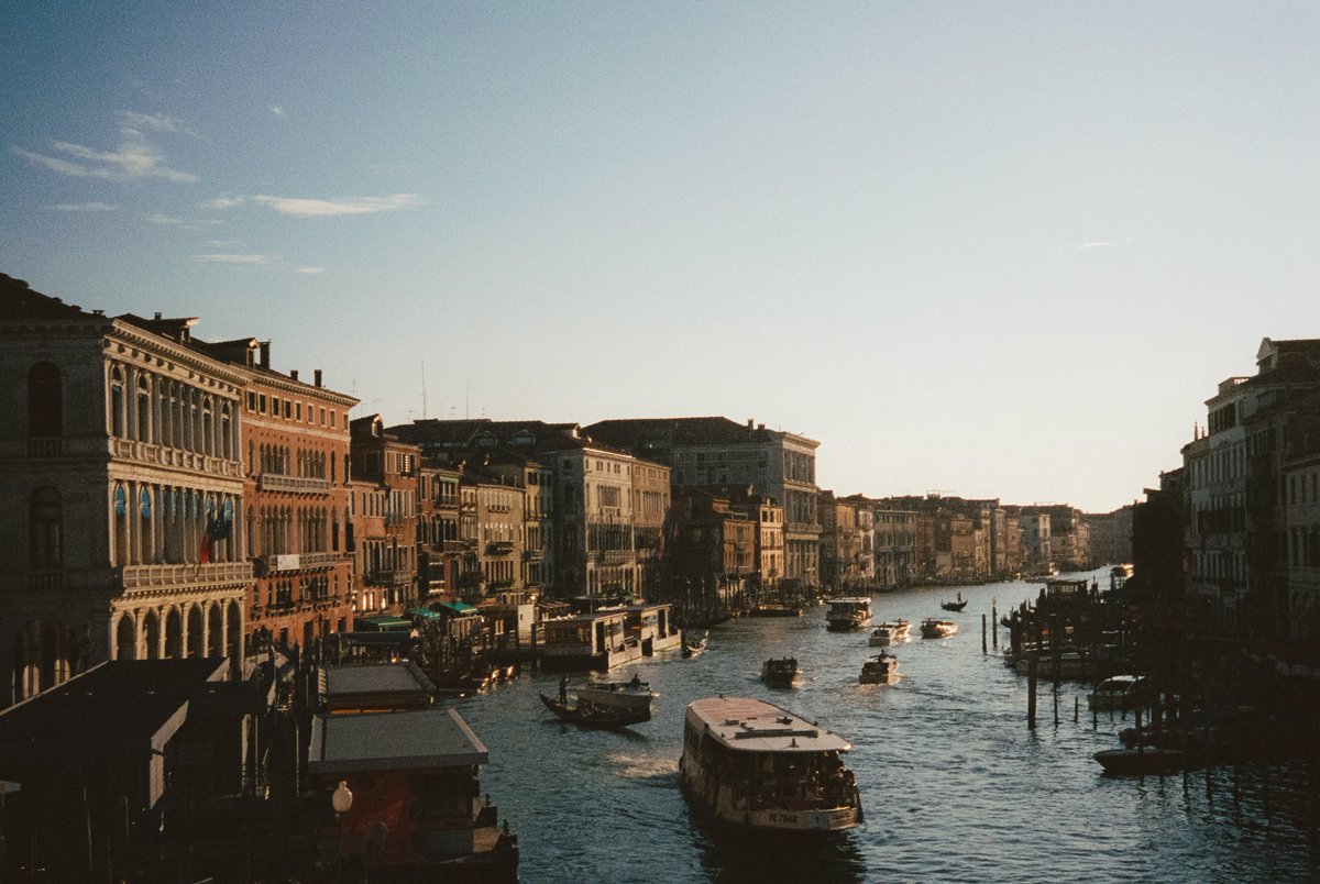 michaelboegl's tweet photo. Venice on 35mm film 🎞️ https://t.co/5euI7XFlGa