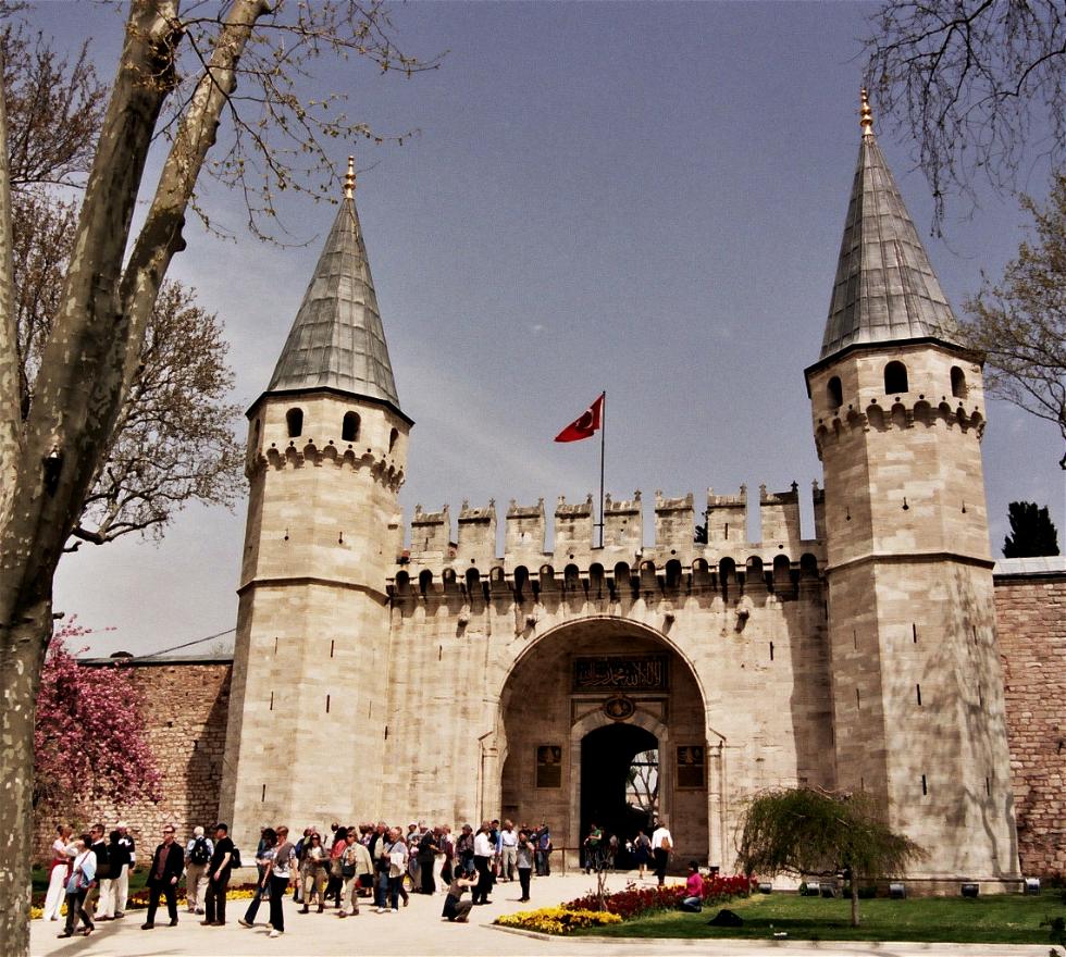 LlamameCharles's tweet photo. Hoy os traigo un palacio de ensueño, el Palacio Topkapi en Estambul.   #Palacios #Arte #Realeza #Versalles #Francia https://t.co/61IPjYYfFK