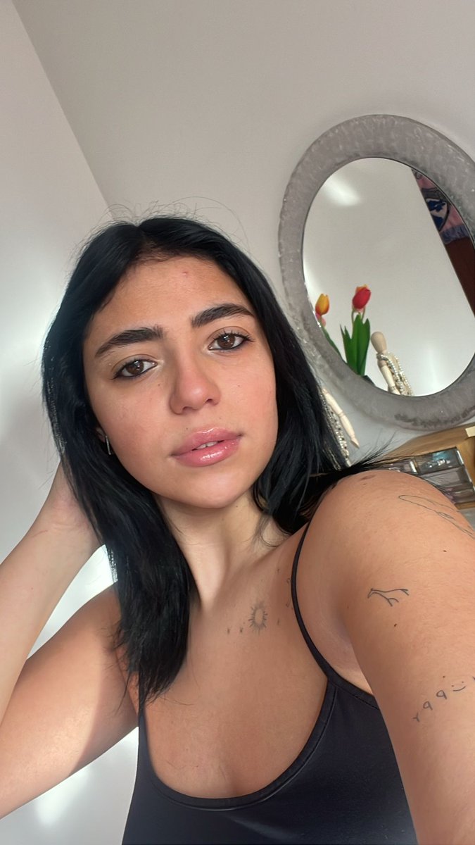 💇🏻‍♀️😽