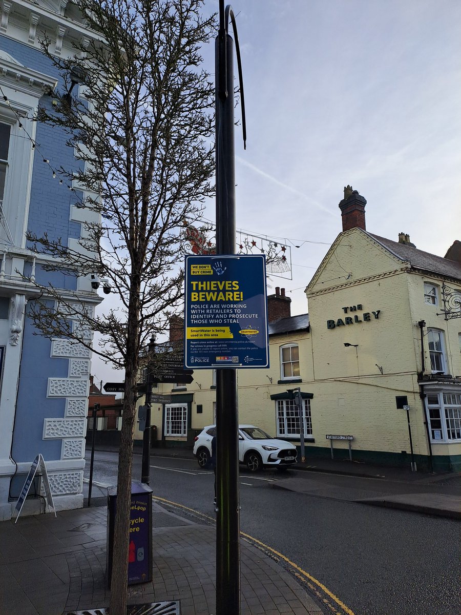 The team were out in Newport this morning with @NewportCops @TelfordCops issuing Smartwater kits along with deterrent signage to stores in an effort to deter theft as part of Neighbourhood Week of Action @WMerciaPolice @WestMerciaPCC @DeterTech_UK