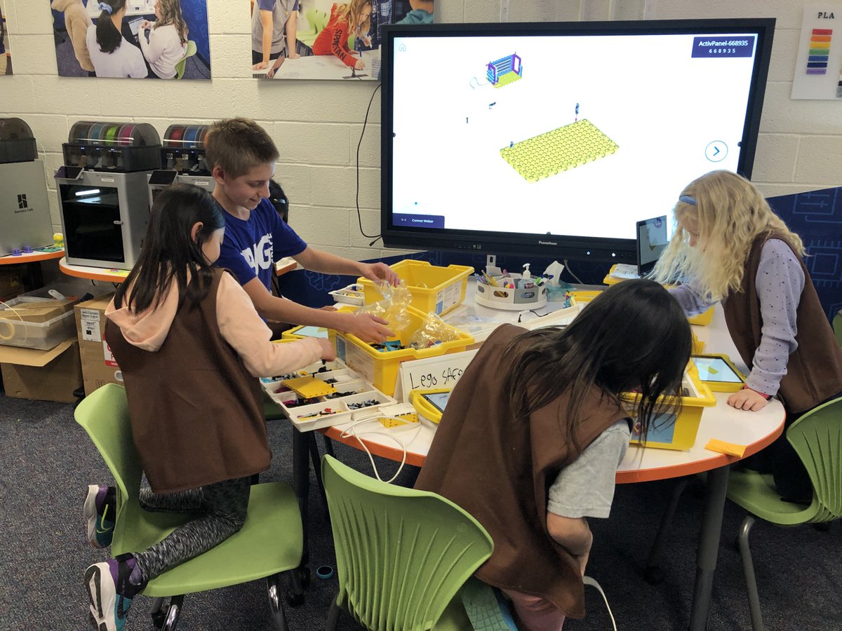 csforlcps's tweet image. Last night, the #AWSThinkBigSpace student helpers from @JLSMS_Official &amp;amp; Alex Andos led the learning so that two Girl Scout Troops could earn their Technology Badge. Thank you @LoudounChamber @PaperfishJen @KariMLeesburg for making this community outreach happen! #csforlcps