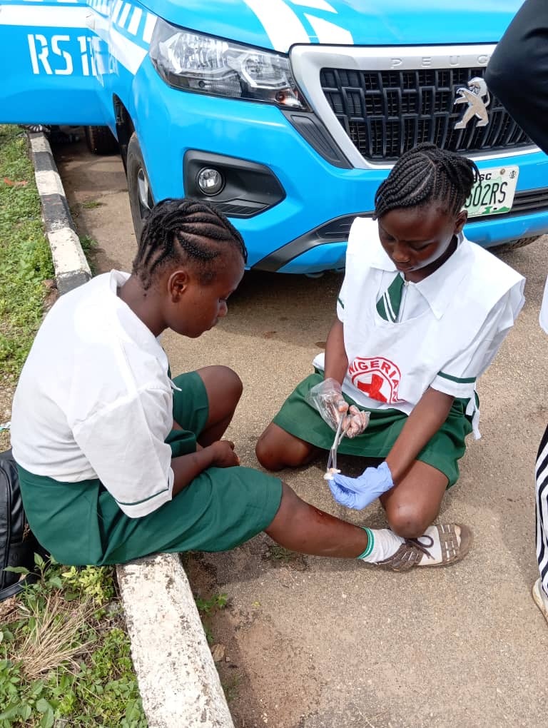 IFRCAfrica's tweet image. Sharing moments of hope &amp;amp; learning on this #InternationalDayofEducation. @nrcs_ng embraces the joy of education with young Red Cross students. 

Nurturing a future of knowledge &amp;amp; compassion where every child's potential is unleashed.