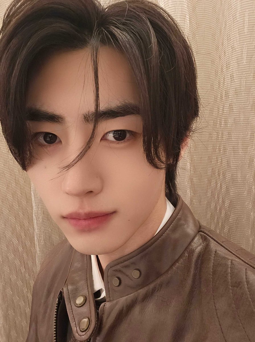 (d2)
hi i'm liel !! lf interactive #moots.

— she her, filo, isfp, minor
— not new to #stantwt / #kpoptwt #autwt 
— mostly enha, aespa, itzy, txt, nmixx, skz, sometimes bini !
— any fandom is welcome, let's all love eo yall !!

♡ / ↻ are very appreciated !!