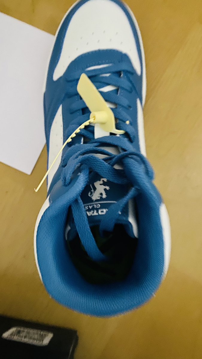 anupamui1's tweet photo. @MyntraSupport @myntra @RedTapeindia hi myntra team i m unable to return this bcoz i had to cut the label inserted in shoe lace to try the shoe. I cant even insert my foot inside . Bad #design of redtape and unfriendly #customerpolicy by myntra. #complaint #myntra https://t.co/5vp3kAiTqO