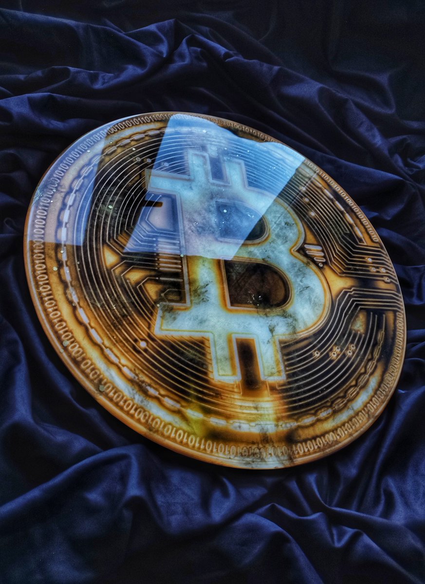 PCCoins's tweet photo. We present the 4. Collection!
🌠 Each coin is made of fluorescent epoxy resin🌠
📐 Diameter: 40 cm, thickness: 1.7 cm, weight: 1.5 kg 📐
You can buy it here:
https://t.co/gOluIB83TK
#Bitcoin https://t.co/mDhk6UDtaI