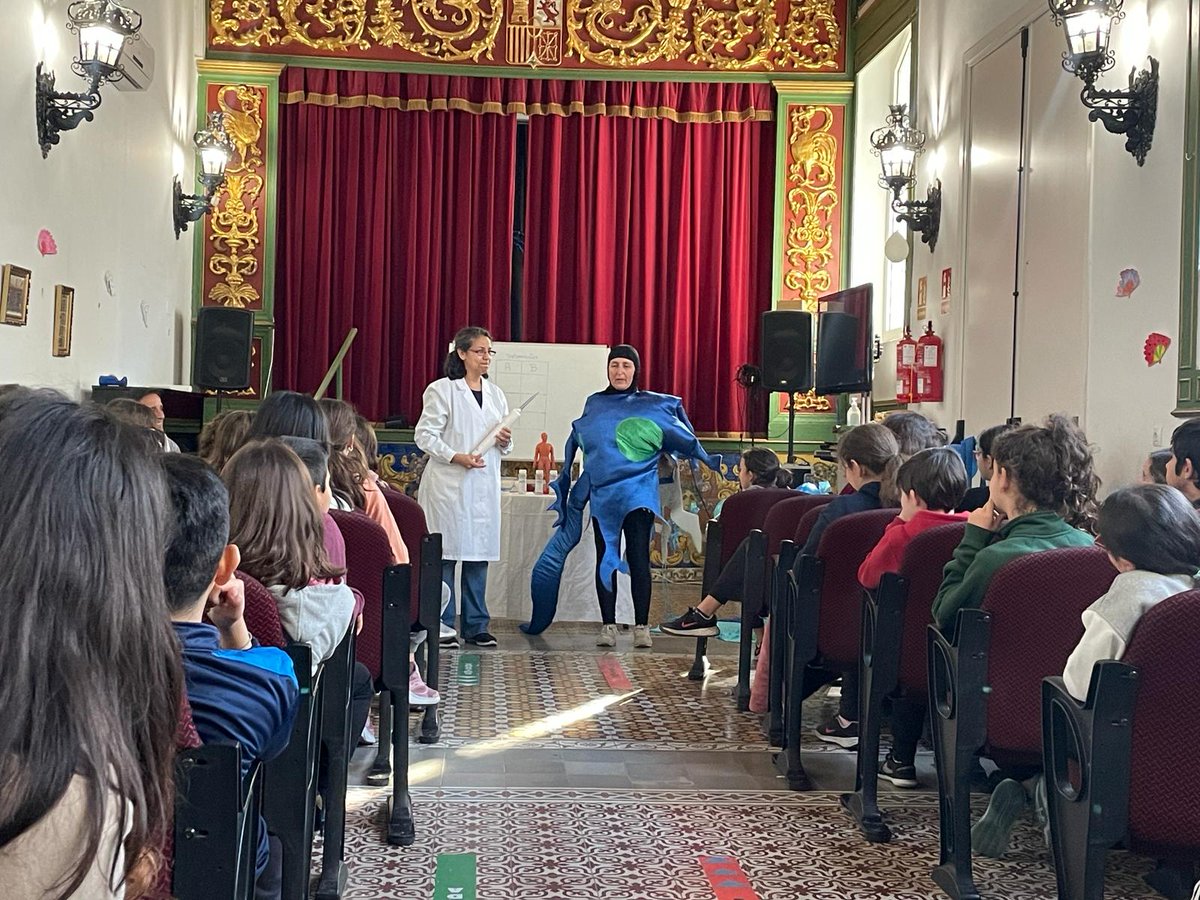 FProgresoysalud's tweet photo. 🤩 ¡Reanudamos nuestros talleres infantiles de #investigación biomédica!

👧 Hoy ha sido el turno de l@s alumn@s de 5º y 6º de primaria del CEIP José María del Campo de Sevilla

@CEIPJMdelcampo @activamentes https://t.co/KCKJjZVrmX