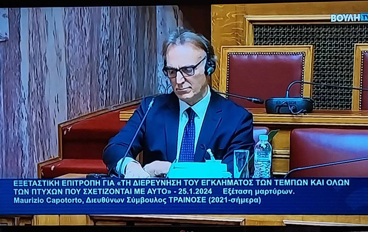 DCersei's tweet image. Αυτοί τώρα εκεί χάμω συνεννοούνται ;;; 
Δέκα ώρες να συντονιστούν για να λέει ο καθένας ό.τι εχει κουρδιστεί να πει και αυτος που μεταφράζει απο πάνω απ τον αλλοδαπο ουτε καν ακούγεται 🤦‍♀️
Mεγάλη επιτυχία 
#τεμπη #hellenic_train