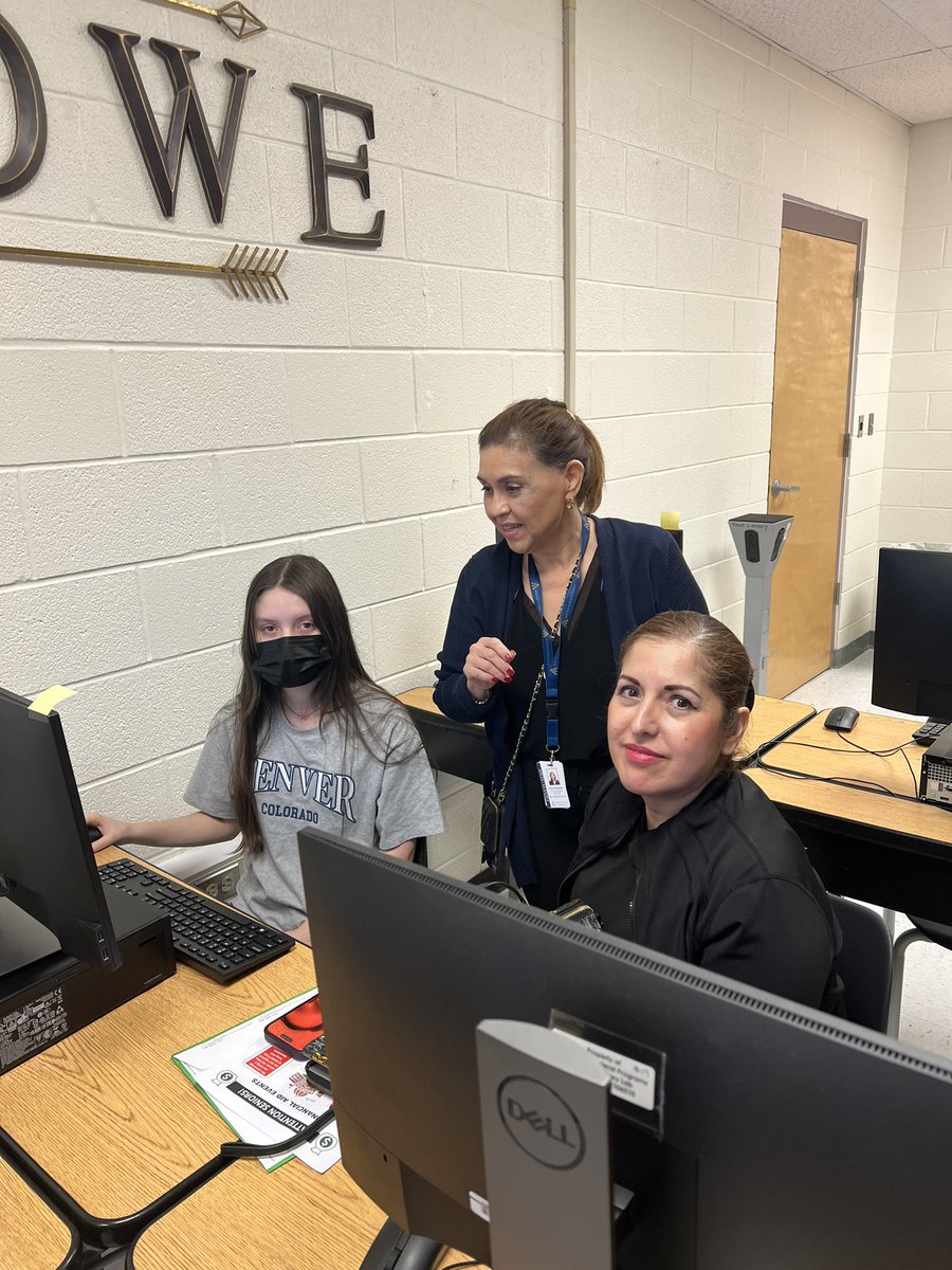 MrsIDGarcia's tweet photo. A huge THANK YOU and shout out to our Rowe GEAR UP families who attended the FAFSA Drive yesterday!  Special THANKS to STC financial aid representatives!🙌🎓 Since we had a great turnout we are hoping to plan more FAFSA Drives soon! @RegionOneGEARUP @Rowe006 https://t.co/bxDLmd3WKA