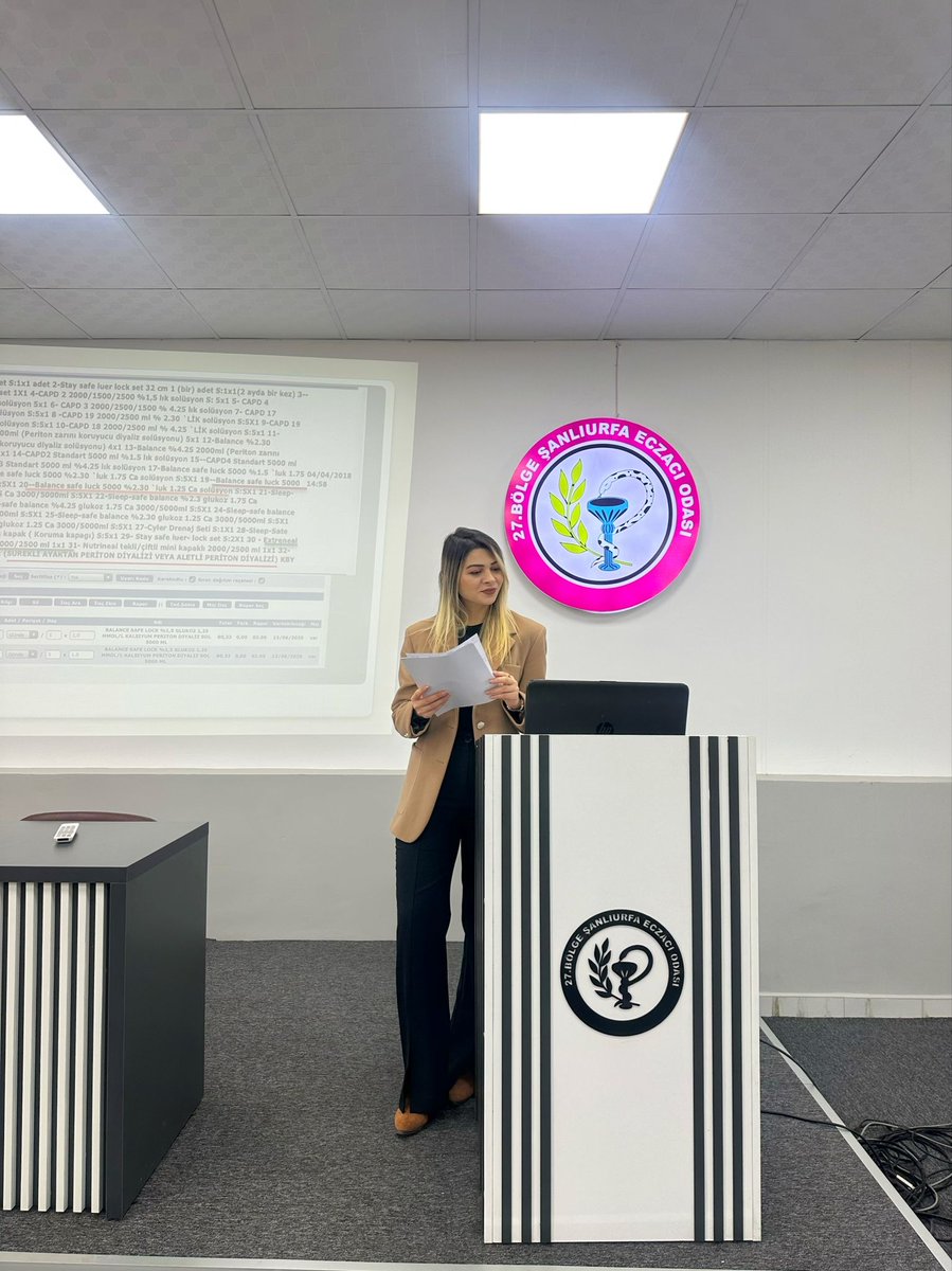 Şanlıurfa Eczacı Odası SUT Komisyonu olarak Ecz. Aslı KAPLAN, Ecz. Mustafa GÖMÜK ve Ecz. Oya AYDOĞDU eşliğinde "Diyaliz Tedavisinde Kullanılan İlaçlar ve Kullanım İlkeleri" konulu eğitimimizi gerçekleştirdik. 
Eğitmenlerimize ve katılan tüm meslektaşlarımıza teşekkür ederiz.