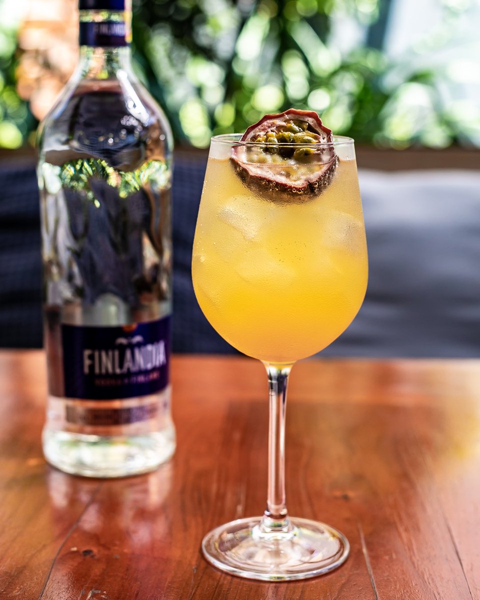thealchemistkla's tweet photo. Happy hour, after work drinks.. It's the start of the long weekend.🍹 Come start it with us! #AfterWorkSocial #HappyHour 

📸 - Passion Fruit Spritz https://t.co/Kq4Slx5Drt