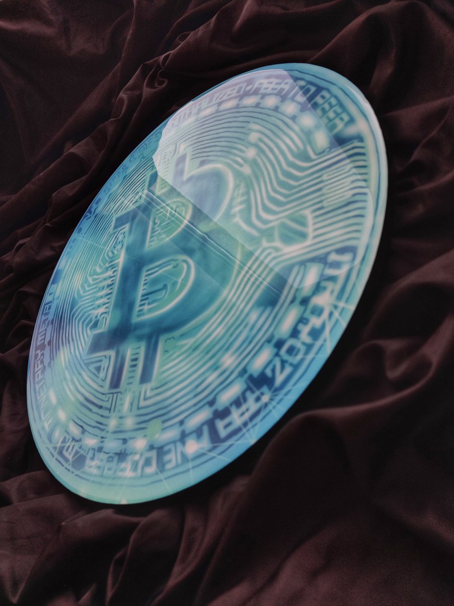 PCCoins's tweet photo. We present the 3. Collection!

🌠 Each coin is made of fluorescent epoxy resin🌠
📐 Diameter: 40 cm, thickness: 1.7 cm, weight: 1.5 kg 📐

You can buy it here:
https://t.co/PNDn7AuWlj
#Bitcoin https://t.co/MPuv6XazUT