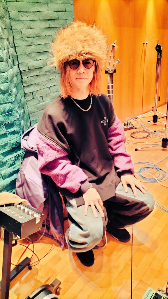 kuracci's tweet photo. 今年一発目のバンド&amp;和楽器RECでした🔥

🥁Drums：太郎さん
🎻Bass：二家本さん
🎸Guitar：バッキーさん
🎚エンジニア：原さん
🎼共作編&amp;ディレクター：浜崎さん

はじめましての
🪕三味線：小湊昭尚さん
🪈尺八：藤井黎元さん

そして関係者の皆様、ステキな時間をありがとうございました！ https://t.co/A05rbsZc2W