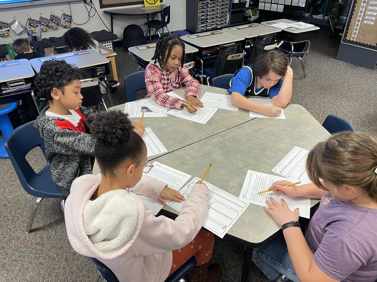 PVWollberg's tweet photo. Using RACES to organize our thinking as we determine which is the worst natural disaster. #pvlearns #RACES #writingprompt #readingresponse https://t.co/1HehsPasll