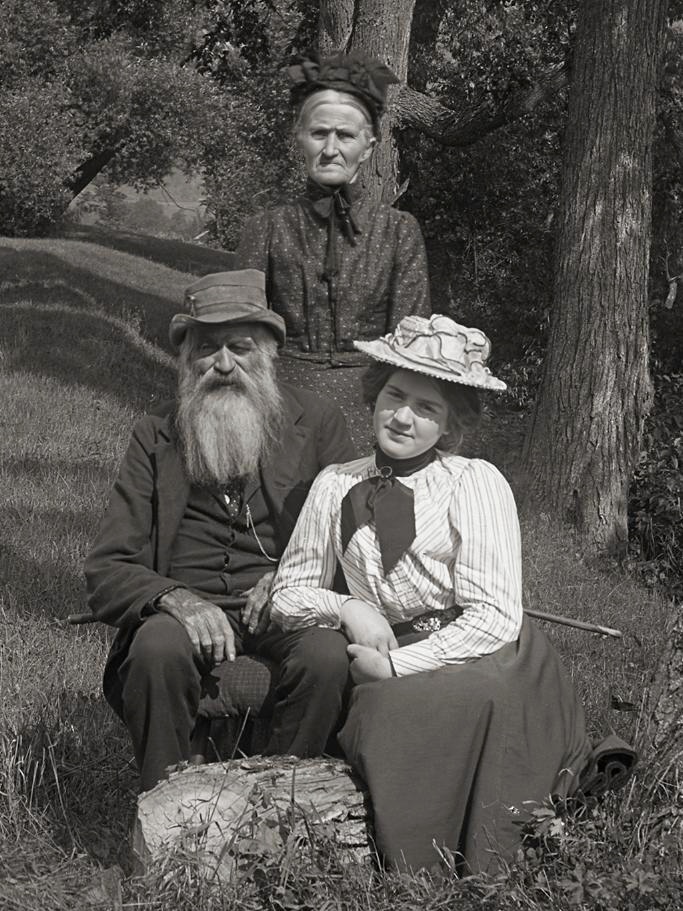 A 100 year old family photo.
(1910's)
Whitefield, New Hampshire 

#NewHampshirePrimary
#NewHampshire #History #oldphotos
