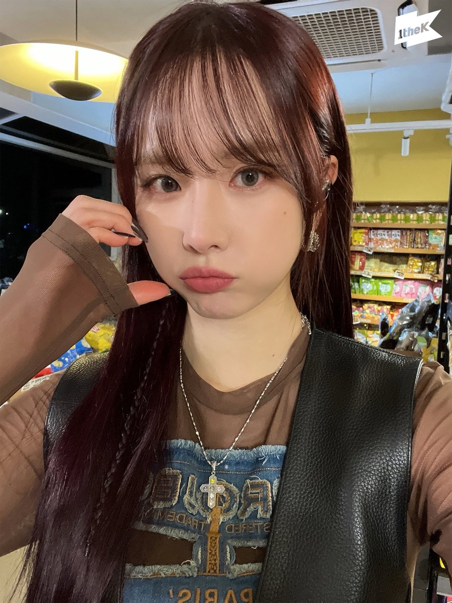 thinkerseola's tweet photo. she's so cute 🥺 I LOVE HER https://t.co/7yENHBXwIZ