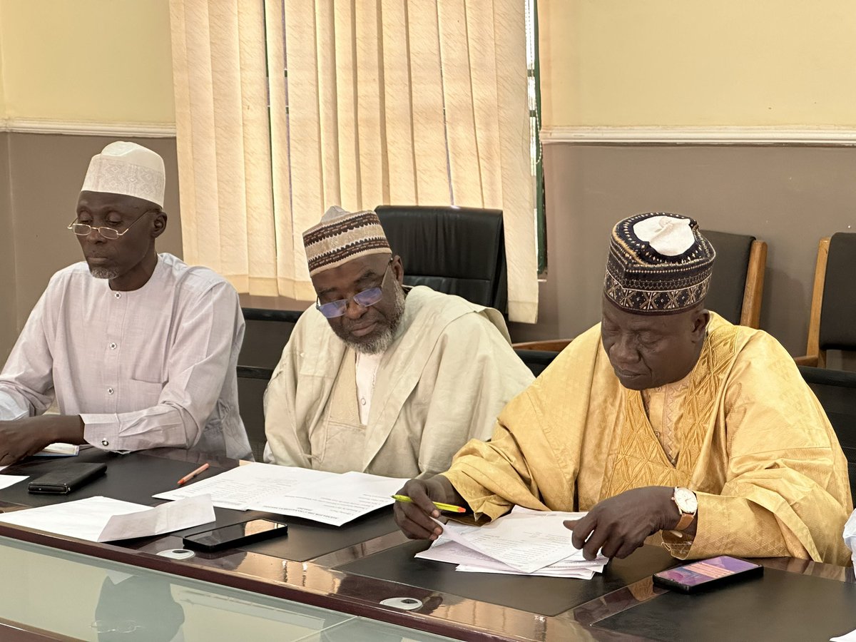 This morning, I convened a management meeting with the Permanent Secretary and Board of Directors of the Kaduna State Ministry for Housing and Urban Development. The purpose was to review the progress of ongoing projects, assess their completion status, address challenges…