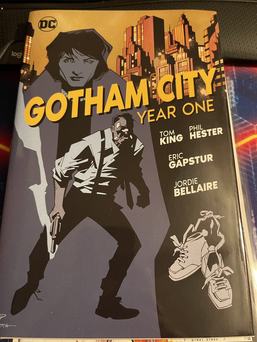 My read for today’s adventures. i wonder if it’s good 🤔🤣 Gotham City Year One by @TomKingTK @philhester @ericgapstur #JordieBellaire #ClaytonCowles @Ben_Abernathy @DCOfficial