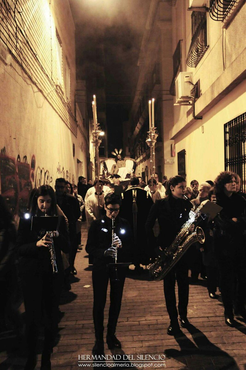 SilencioAlmeria's tweet photo. VIA CRUCIS |
Un año más contaremos con los sones de @sacraredemptio en el Via Crucis por las calles de nuestro barrio.

Igualmente, acompañarán con su música las meditaciones del Solemne Quinario la próxima semana. https://t.co/w4e13GKUiC