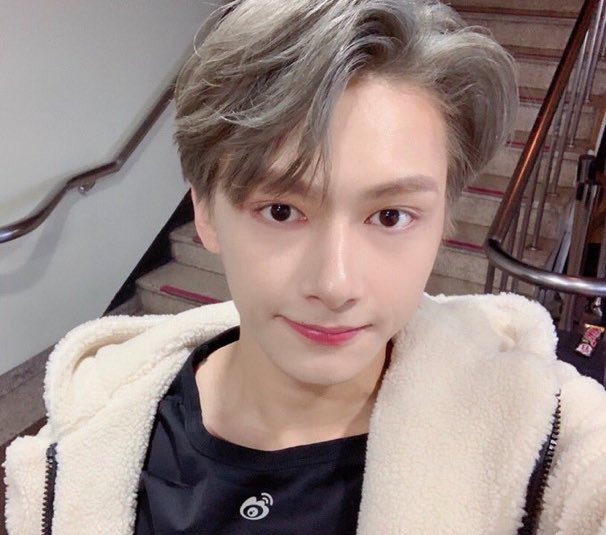 190125 문준휘 웨이보 업데이트

#SEVENTEEN #문준휘 #JUN #文俊辉 #ジュン