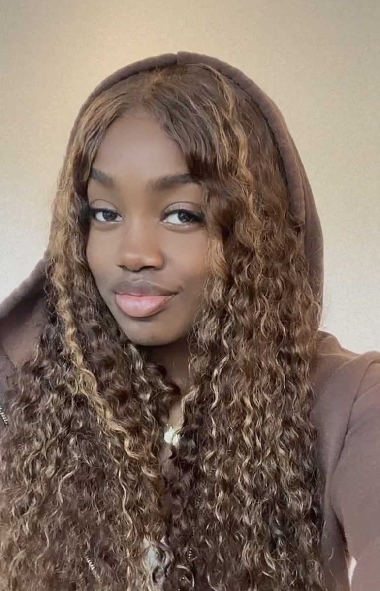DorrethO's tweet photo. Happy Birthday to my beautiful daughter Kyla! Make it a fantastic day‼️🎂🎉❤️ @KylaOldacre https://t.co/7qZ0UJfo6X