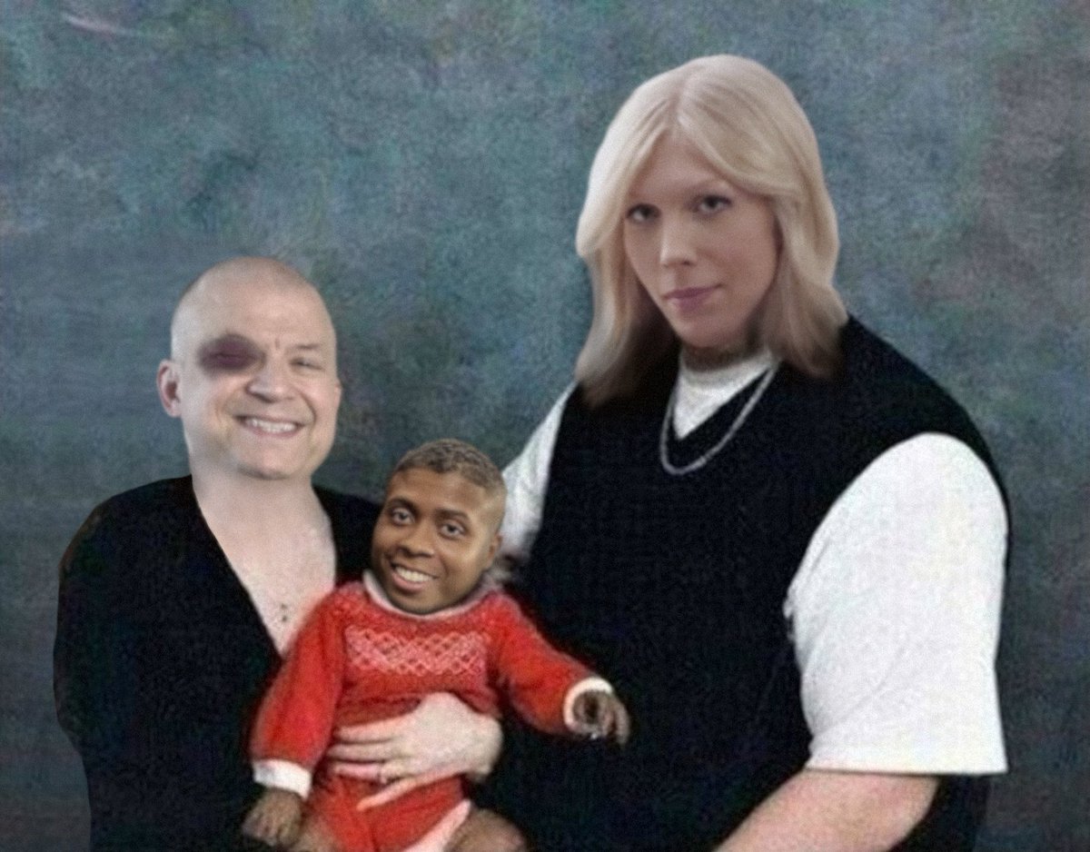 Plontus_'s tweet image. A modern American family