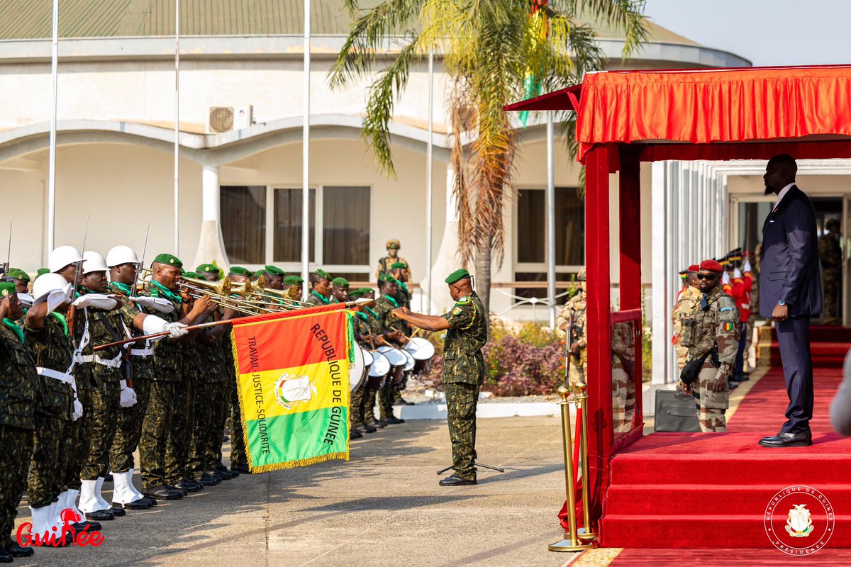 presidencegn's tweet photo. 𝗩𝗶𝘀𝗶𝘁𝗲 𝗱𝗲 𝘁𝗿𝗮𝘃𝗮𝗶𝗹 𝗲𝘁 𝗱'𝗮𝗺𝗶𝘁𝗶𝗲́ : 𝗹𝗲 𝗣𝗿𝗲́𝘀𝗶𝗱𝗲𝗻𝘁 𝗱𝗲 𝗹𝗮 𝗥𝗲́𝗽𝘂𝗯𝗹𝗶𝗾𝘂𝗲, 𝗦.𝗘. 𝗠𝗮𝗺𝗮𝗱𝗶 𝗗𝗼𝘂𝗺𝗯𝗼𝘂𝘆𝗮, 𝗲𝗻 𝗿𝗼𝘂𝘁𝗲 𝗽𝗼𝘂𝗿 𝗞𝗶𝗴𝗮𝗹𝗶

Officiellement invité par son homologue rwandais, S.E. @PaulKagame, le Chef de l’État, S.E. Mamadi Doumbouya, est arrivé à l'Aéroport International Ahmed Sékou Touré de Conakry aux environs de 09h en vue de son départ à destination de Kigali pour une visite de travail et d'amitié.

➡️ https://t.co/oEE11RlhTP

DCI-PRG