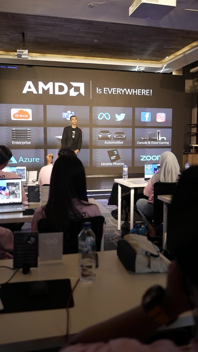 krisnaaji100's tweet image. gaes sudah tahu belum kalau The Amazing OG Hunt ada di jogjakarta lho ini dimana ada 20 kol yang buat karya original, tentu sangat menarik dan seru banget euyy 
#HPtheOG