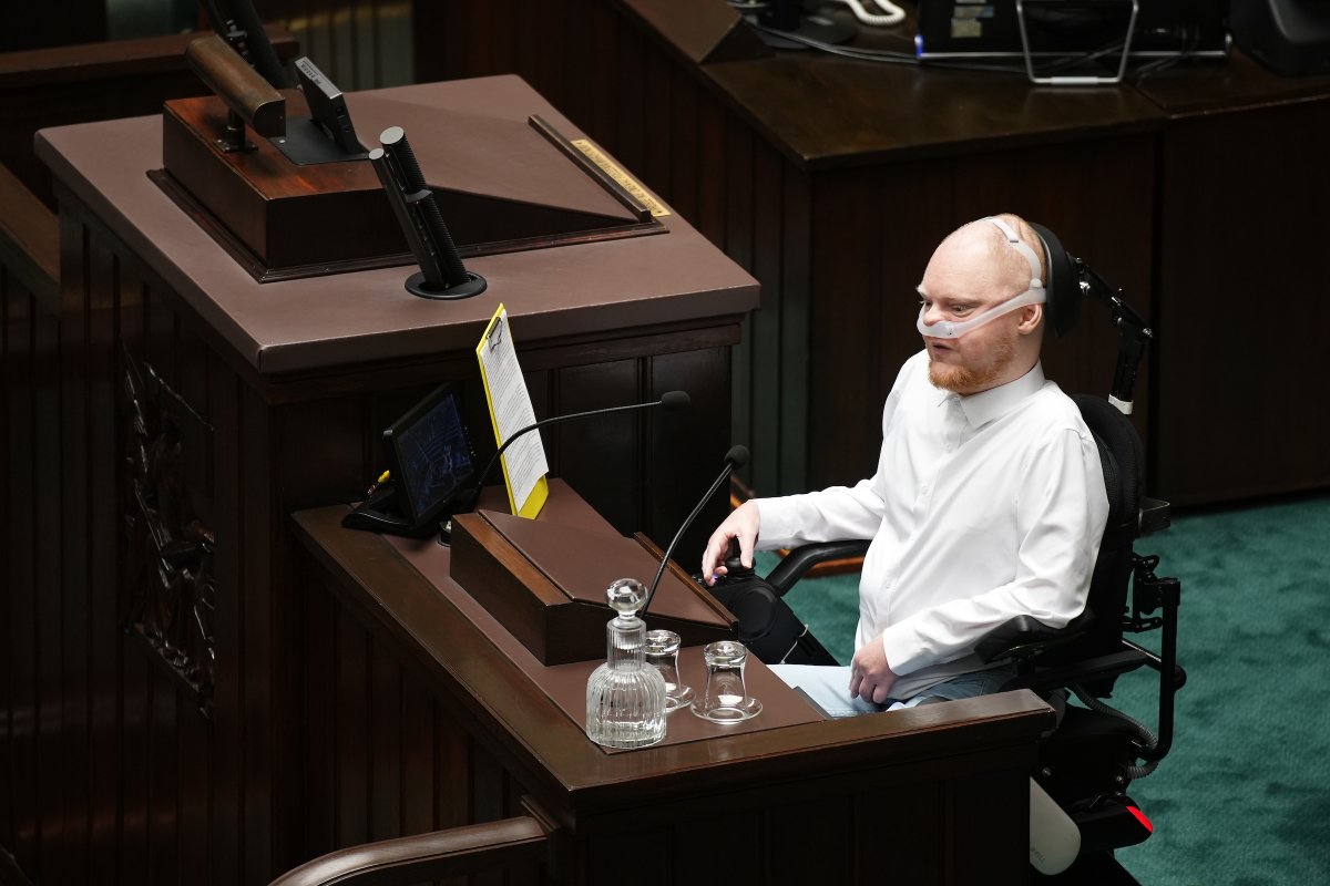 💬Wiceminister @LukaszKrason @PelnomocnikON w #Sejm: Mam głębokie przekonanie, że sfera edukacyjna również powinna być moim celem na piastowanym stanowisku. Należy mówić 'osoba z niepełnosprawnością', a nie 'osoba niepełnosprawna'. Pamiętajcie o tym, bo zaczynając od małych…