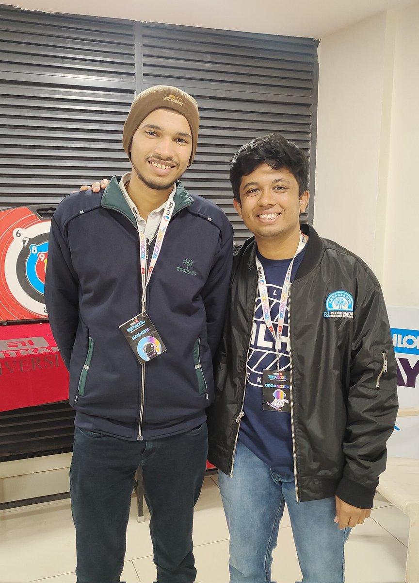 harshcodesdev's tweet image. Met @kaiwalya_ ⭐ at @techackscu. It was an amazing to meet him  in-person, the guidance he provided was truly awesome.