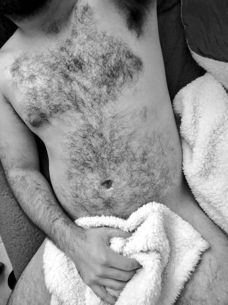 Bearwuff8's tweet photo. Lazy morning
#hairybelly #gaybear #hairybears #hairy #gay https://t.co/T7Kq8g0Q62