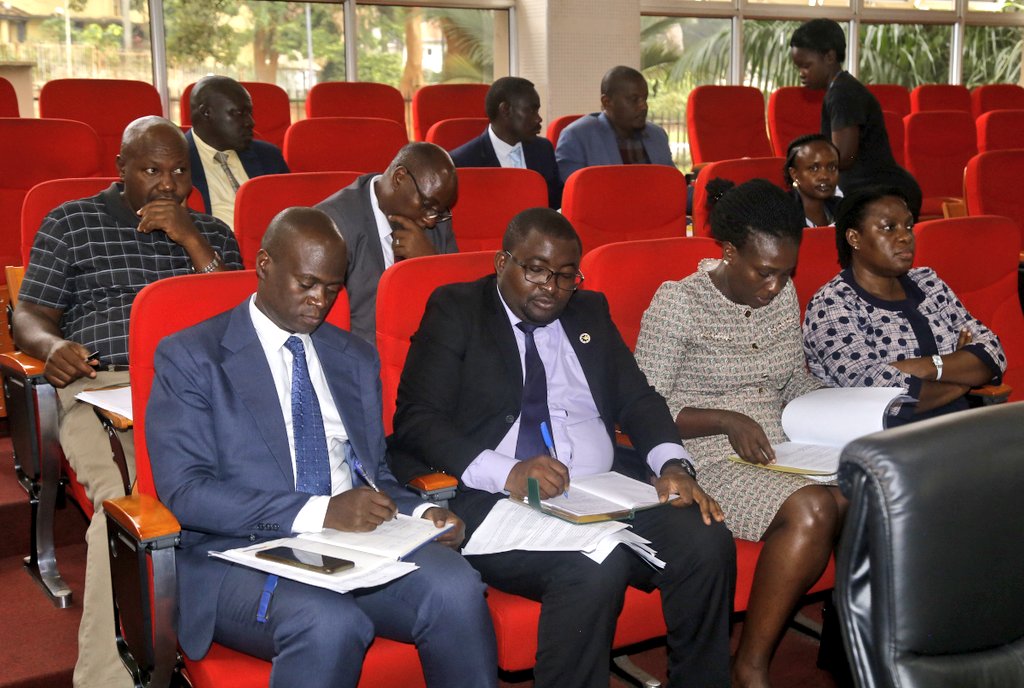 Minister of State for Planning @AmosLugoloobi today convened the 1st Inter-Ministerial Committee meeting on the development of a public free zone/special economic zone at Kaweweta,Nakaseke district. H.E the President @KagutaMuseveni allocated 44.6 square kilometres of land in