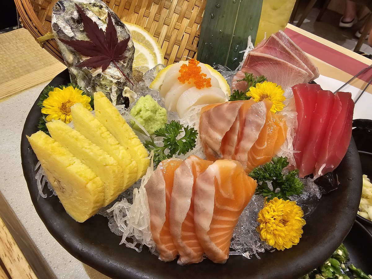 poyploy54's tweet photo. อิ่มจุกๆ กินไอติมไปอีก7ลูก🐖🐽 #katei
#EatWithPoyploy54 https://t.co/wk7asRXkvj