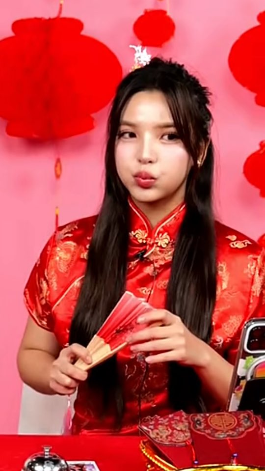 aom_sj tweet media