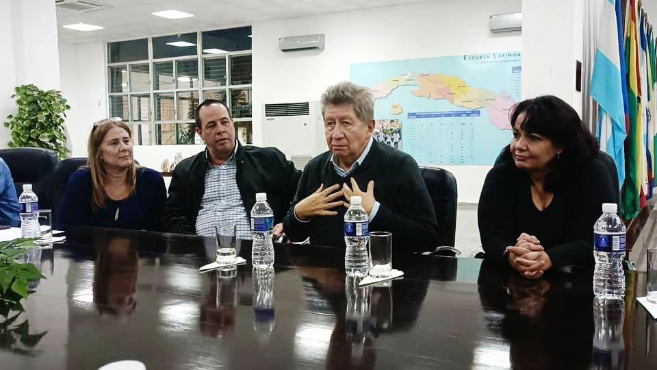 ConsulCubaLaPaz's tweet photo. Acreditada internacionalmente la ELAM y la carrera de Medicina👉https://t.co/0h95NNbGwi https://t.co/gtdKYDM54A