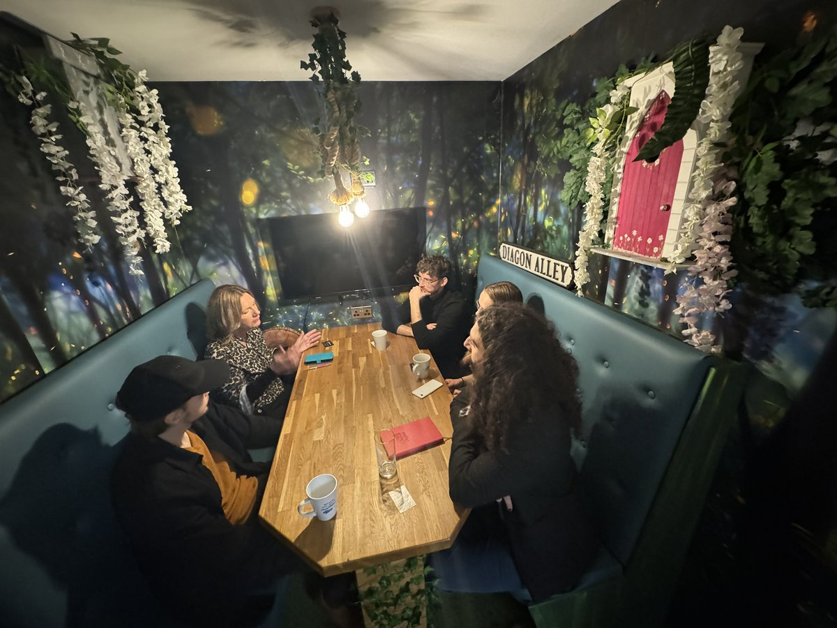 Dan_Martin's tweet photo. A pleasure to run a brilliant @e_nation Bristol small business meet-up today at the awesome @DeskLodgeBRS 

A great group of founders making connections, exploring ideas and solving challenges in fabulously creative themed rooms. 

#Bristol #smallbusiness @_OwenHarding https://t.co/94Jj3orMyg