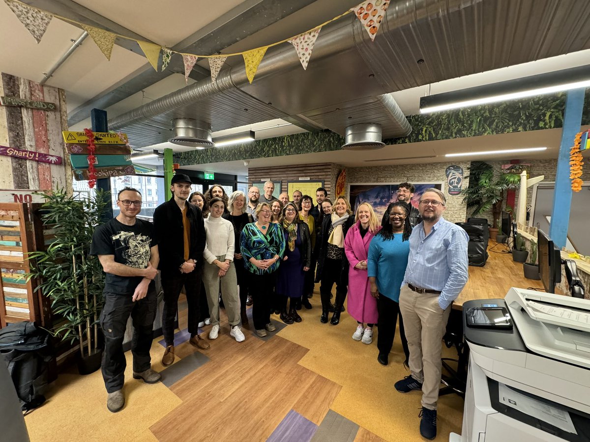 Dan_Martin's tweet photo. A pleasure to run a brilliant @e_nation Bristol small business meet-up today at the awesome @DeskLodgeBRS 

A great group of founders making connections, exploring ideas and solving challenges in fabulously creative themed rooms. 

#Bristol #smallbusiness @_OwenHarding https://t.co/94Jj3orMyg