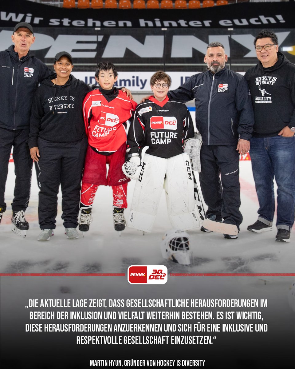 👉 bit.ly/HID-240125 👈
Seit dem 21. Januar 2021 arbeiten wir als #PENNYDEL offiziell mit <a href="/hockeydiversity/">Hockey is Diversity e.V.</a> zusammen und haben dadurch im Kampf für Toleranz und gegen Diskriminierung einen starken Partner. Zum Jubiläum haben wir uns mit HiD-Gründer Martin Hyun unterhalten.