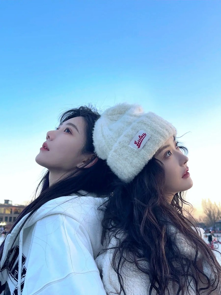 MONG_0814's tweet photo. 240125 션멍야오 도우인💜

너의 눈을 봐
봄산에 눈이 내린 줄 알았어 (1/2)

#沈梦瑶 #션멍야오 #SHENMENGYAO #王艺瑾 #왕이진 #WANGYIJIN https://t.co/lvpcxAqIhc