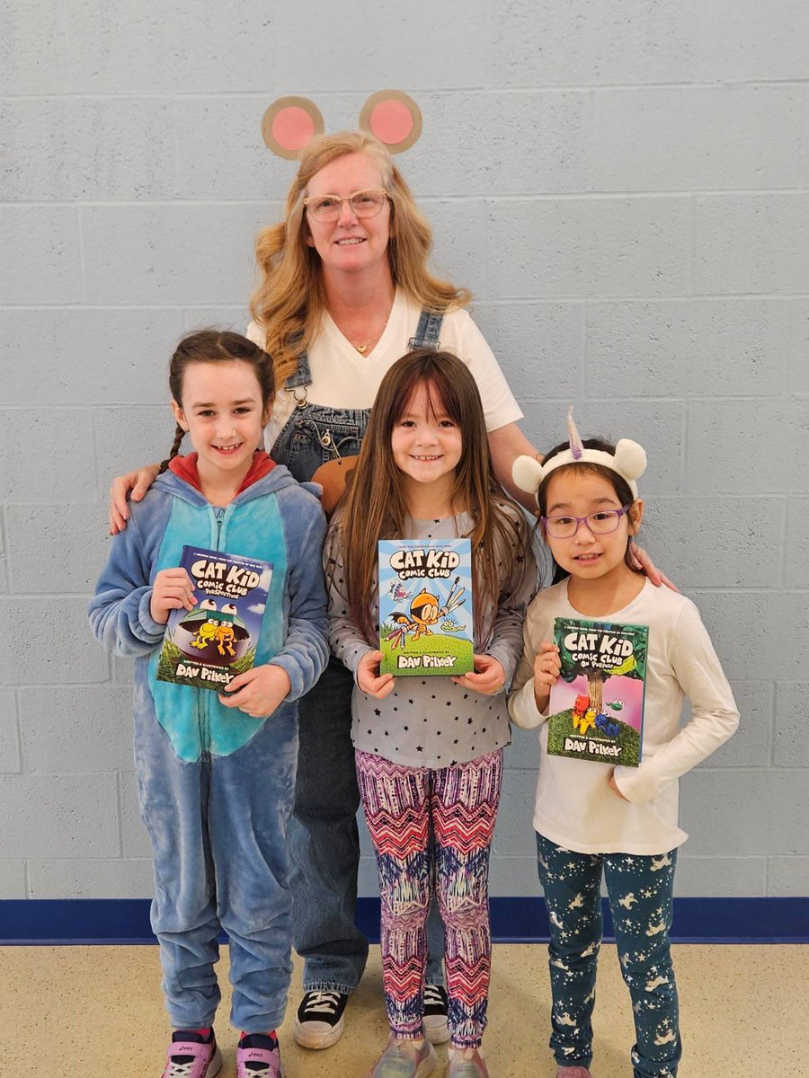 BRPKto3's tweet photo. Congratulations to the winners of our ‘Design a Bookmark’ contest! #FamilyLiteracyWeek  #FictionalCharacterDay @NLESDLit @Town_BayRoberts https://t.co/vRo89Mx92W