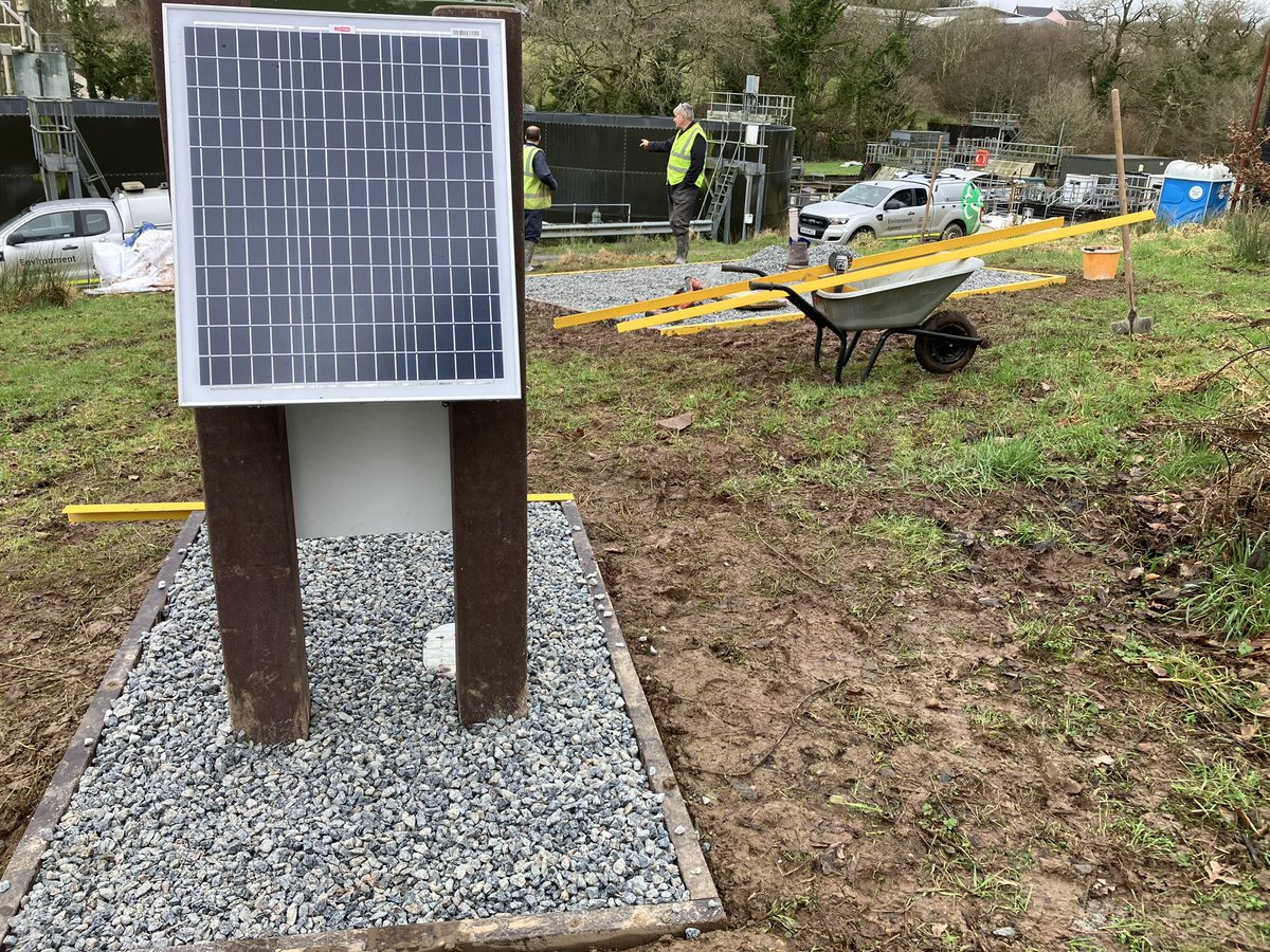 xrunnerwill's tweet image. Tis looking amazing at Holsworthy! @DCfieldteamsEA pulling out all the stops to overhaul our raingauge

Much needed improvements for @EnvAgencySW @HydrometryEA to keep the vital data stream online for #floodwarning and drought analysis. Thanks to those on the ground doing it!