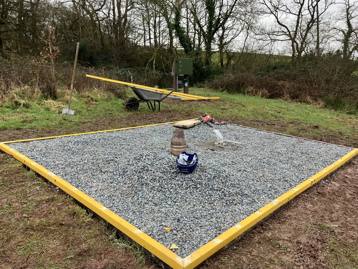 Tis looking amazing at Holsworthy! <a href="/DCfieldteamsEA/">Field Operations EA</a> pulling out all the stops to overhaul our raingauge

Much needed improvements for <a href="/EnvAgencySW/">Environment AgencySW</a> <a href="/HydrometryEA/">HydrometryEA</a> to keep the vital data stream online for #floodwarning and drought analysis. Thanks to those on the ground doing it!