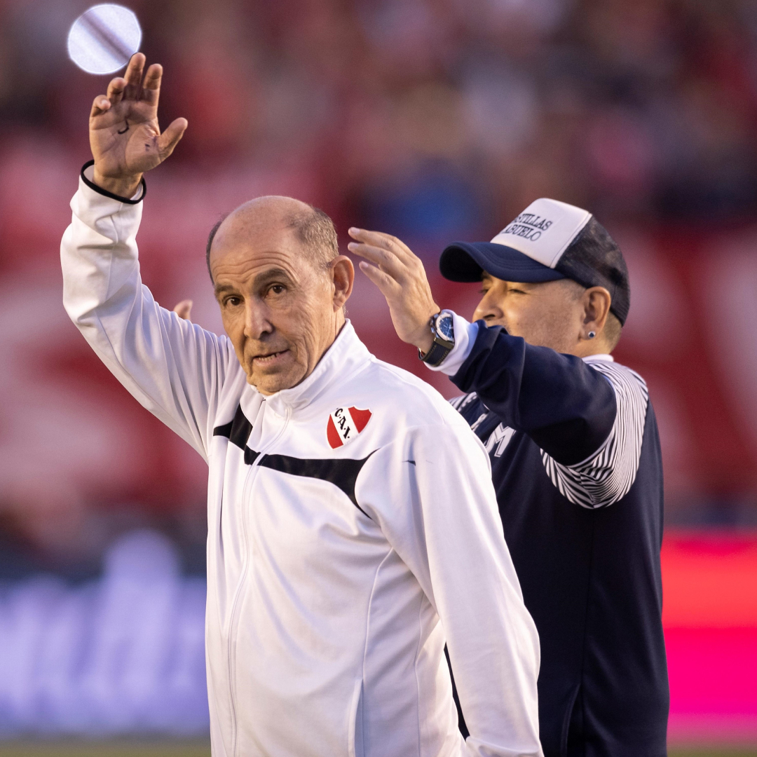DiarioOle's tweet photo. Hoy está cumpliendo 7⃣0⃣ el ídolo de Independiente y de Maradona 🎂🤩

🏆 Mundial
🏆 Libertadores x4
🏆 Intercontinental x2 
🏆 Interamericana x3
🏆 Campeonato de Primera División x4

¡FELICIDADES BOCHA! 🥳 https://t.co/RPsZB1nxtP