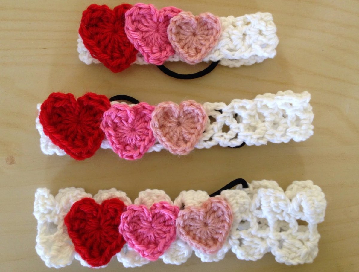 Free pattern for this adorable Valentine’s headband in a variety of sizes skeinandhook.blogspot.com/2015/01/free-c…
#crochet #freepattern #knitting #crafting #EarlyBiz