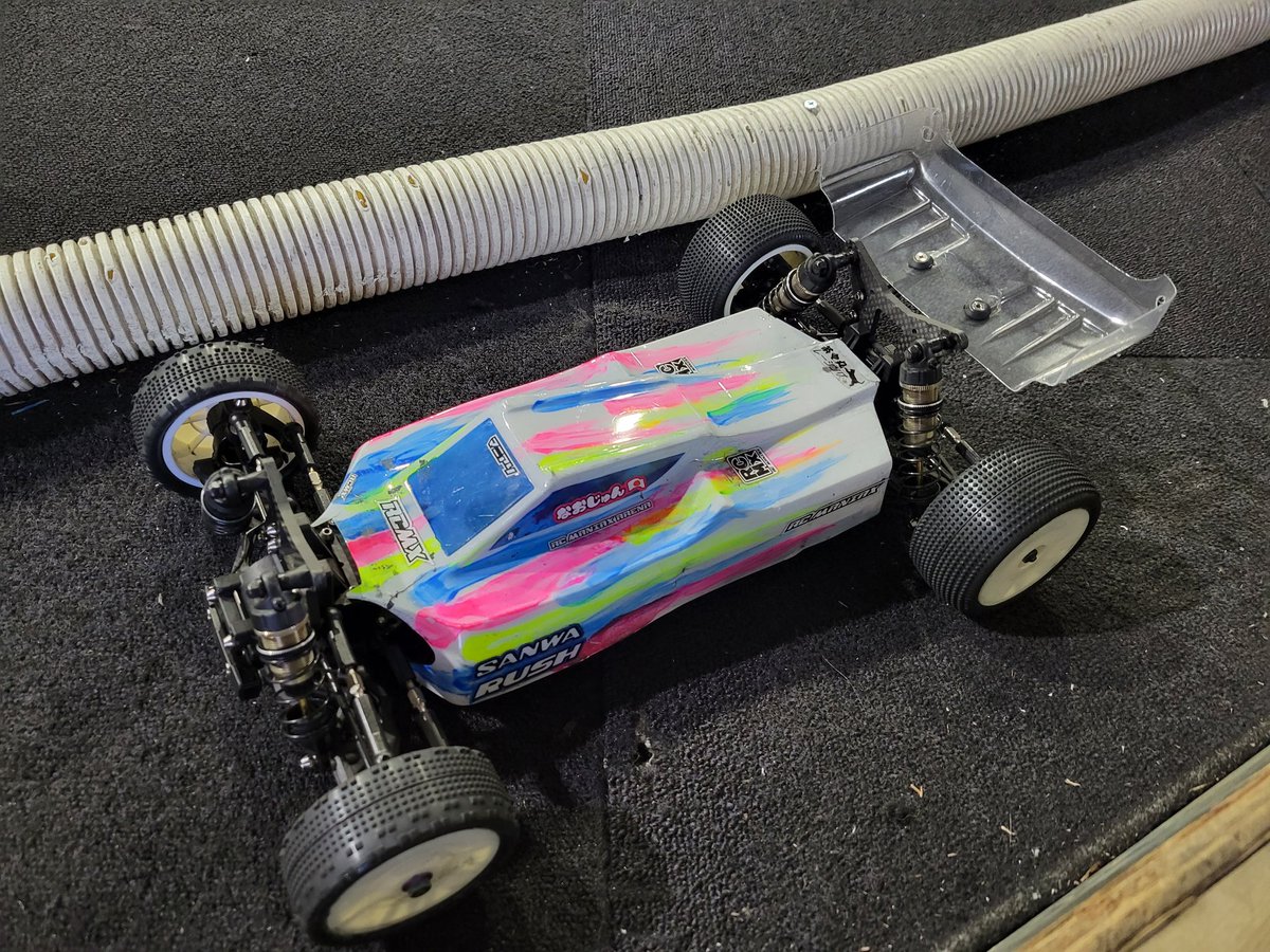 naoya19730929's tweet photo. 特に4WD(PR RACING
SB401-R)は妄想セットが上手くいって気分良き🙆♀️
まだまだ伸び代大あり⤴⤴⤴
#PR_RACING
#SB401_R https://t.co/1Mv177s9Qx