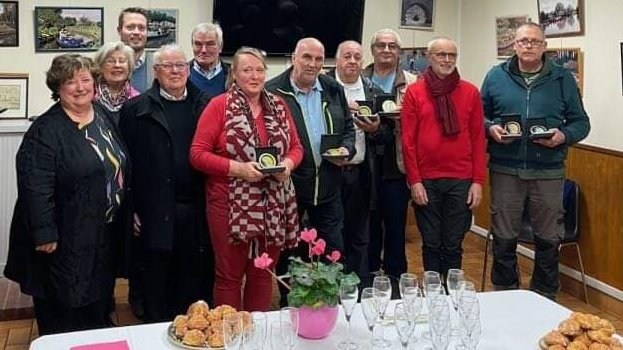 🎖️Cérémonie de remise des médailles du travail pour nos équipes hier. ➡️ Félicitations à Carole, Victor, Thierry, Roger et Rémy, nos salariés médaillés.
Merci à <a href="/BrigitteFoure/">Brigitte Fouré</a> d'avoir honoré ce moment de sa présence ainsi que René Nowak, président du <a href="/Musee_Hortillon/">Musée-Hortillonnages</a>