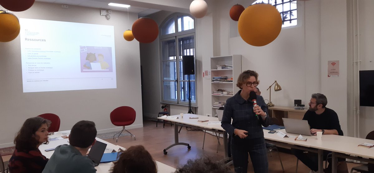 pbouchethg's tweet photo. Séminaire des #IAN - EMI au
@lab110bis
Ouverture par Paul Mathias #IGSR de philosophie. #DNE bureau TN3 : EmilievanRantherghem
@richardgalin
@BrigittePierrat
@PierreNobis
@pingal_HG
#EducMédiasInfo
@eduscol_EMI
@Edu_Num
@education_gouv https://t.co/cOScMM4lWK