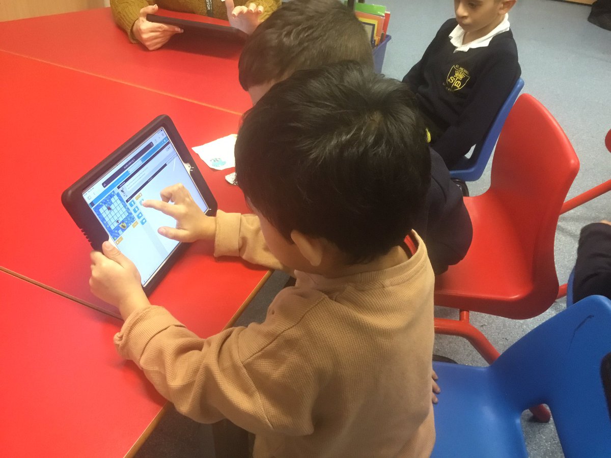 StmThinkers's tweet photo. We were very good at coding today! We even started to make our own lines of code. #STMComputing https://t.co/uwjKI4U9vr