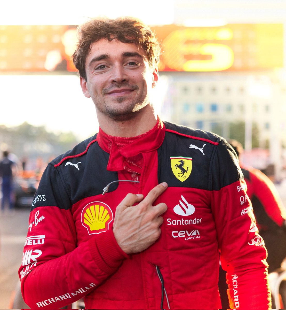 FerrariF1FRA's tweet photo. 🔴 OFFICIEL : CHARLES LECLERC PROLONGE SON CONTRAT CHEZ FERRARI DE PLUSIEURS ANNÉES !

Charles Leclerc : "Je suis très heureux de savoir que je porterai la combinaison de course de la Scuderia Ferrari pendant encore plusieurs saisons." https://t.co/dv25yhGibo